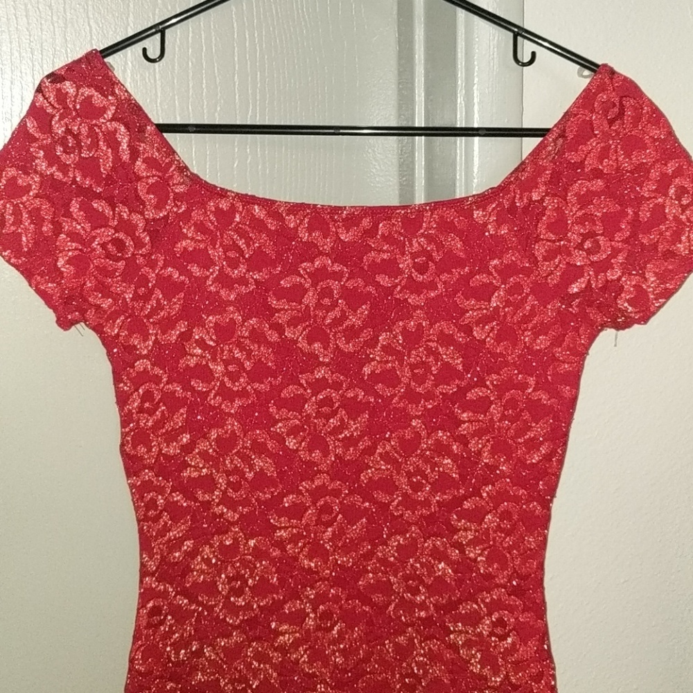 Red Dress - Picture 4 of 4